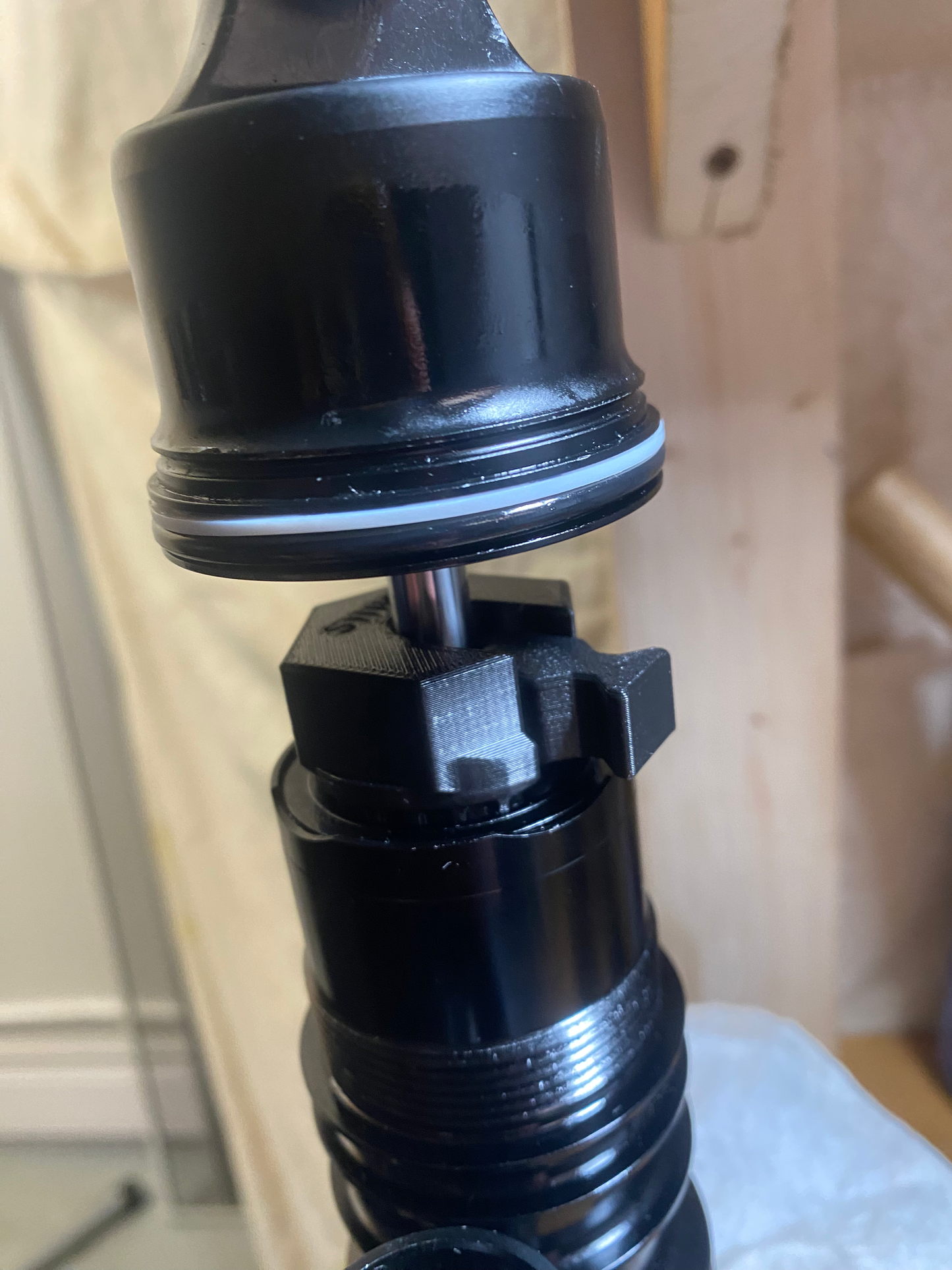 Home mechanic Cheap quality tools tested in Quebec for mountain bike suspension made by shockwave parts. Shockwave 3D printed tools.