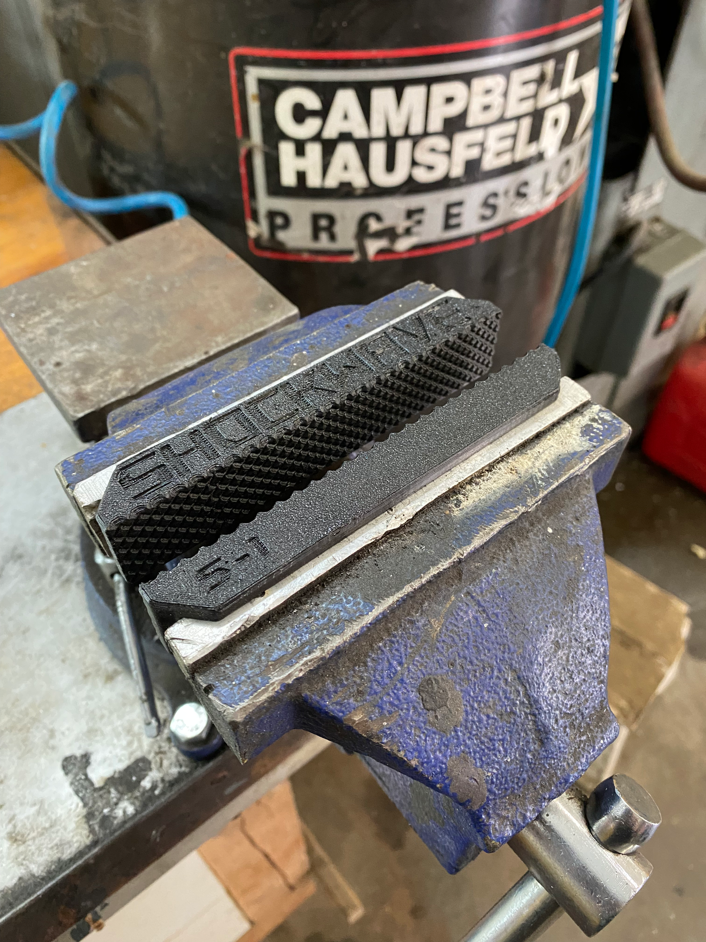 Home mechanic Cheap quality tools tested in Quebec for mountain bike suspension made by shockwave parts. Shockwave 3D printed tools.