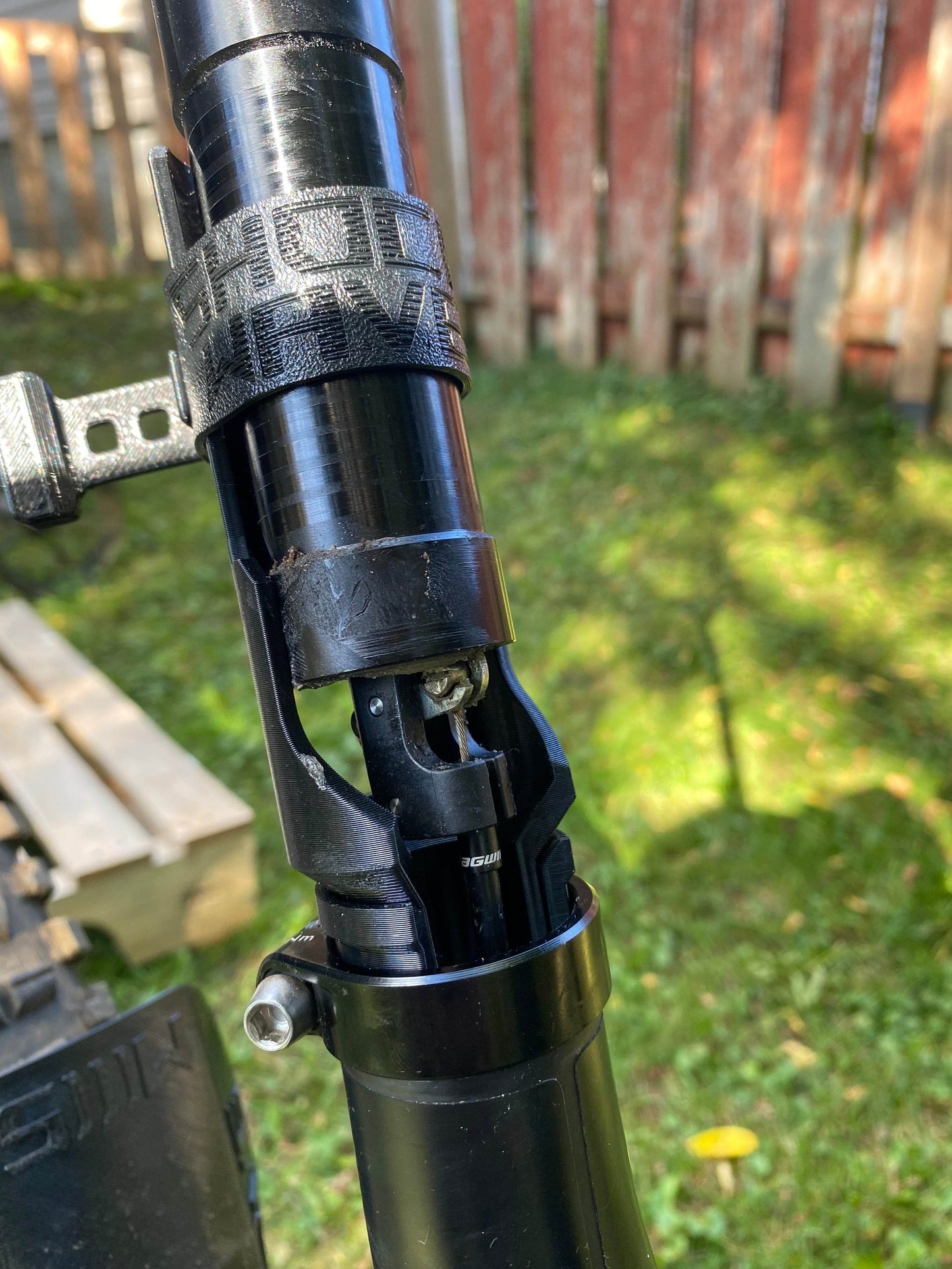 Universal Dropper Post Holder - Shockwave Parts