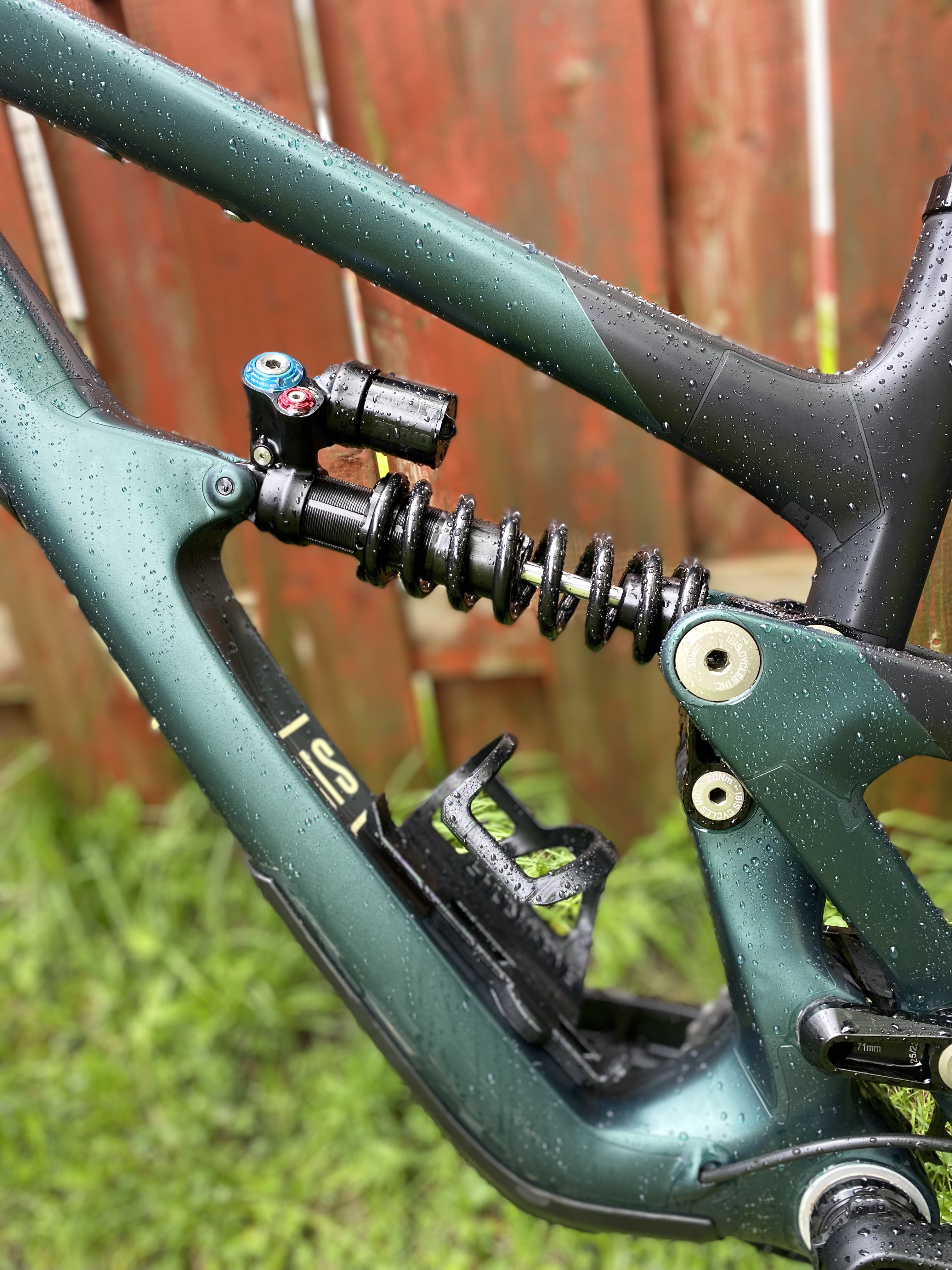 Cheap quality tools tested in Quebec for mountain bike suspension made by shockwave parts. Shockwave 3D printed tools.