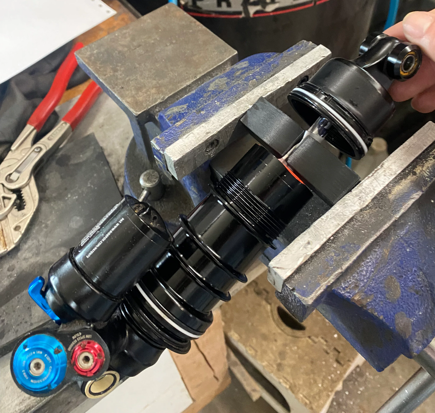 Home mechanic Cheap quality tools tested in Quebec for mountain bike suspension made by shockwave parts. Shockwave 3D printed tools.
