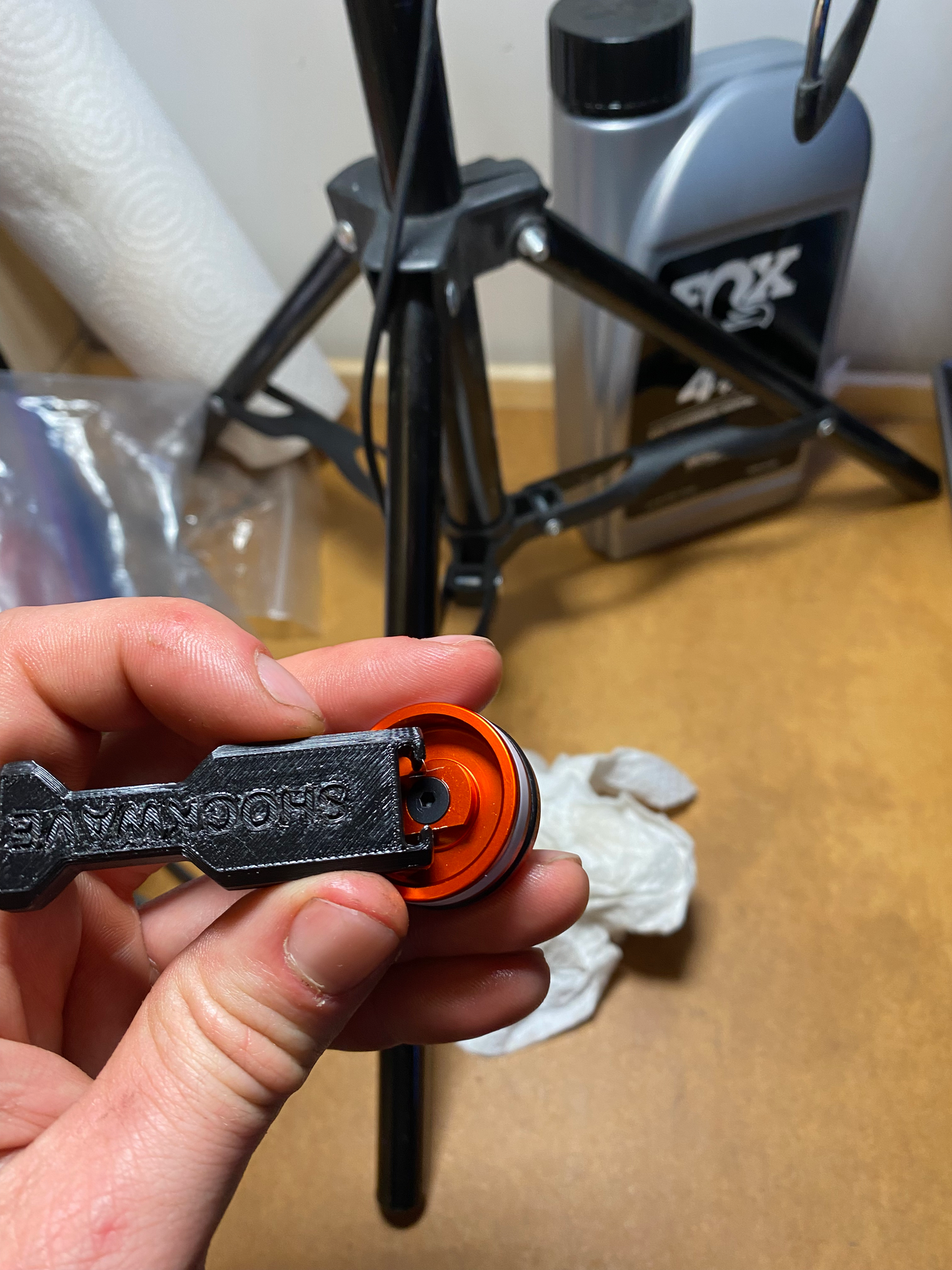 Home mechanic Cheap quality tools tested in Quebec for mountain bike suspension made by shockwave parts. Shockwave 3D printed tools.