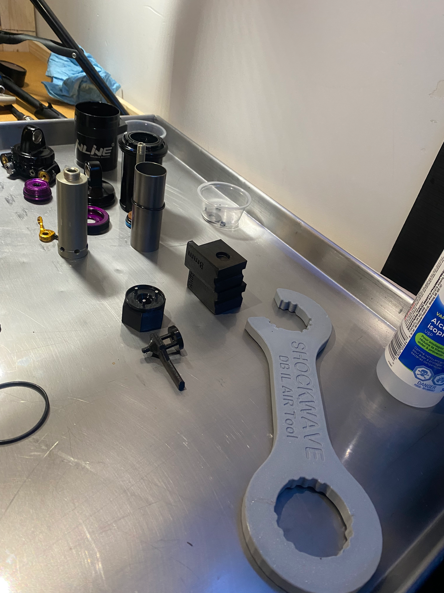 Home mechanic Cheap quality tools tested in Quebec for mountain bike suspension made by shockwave parts. Shockwave 3D printed tools.