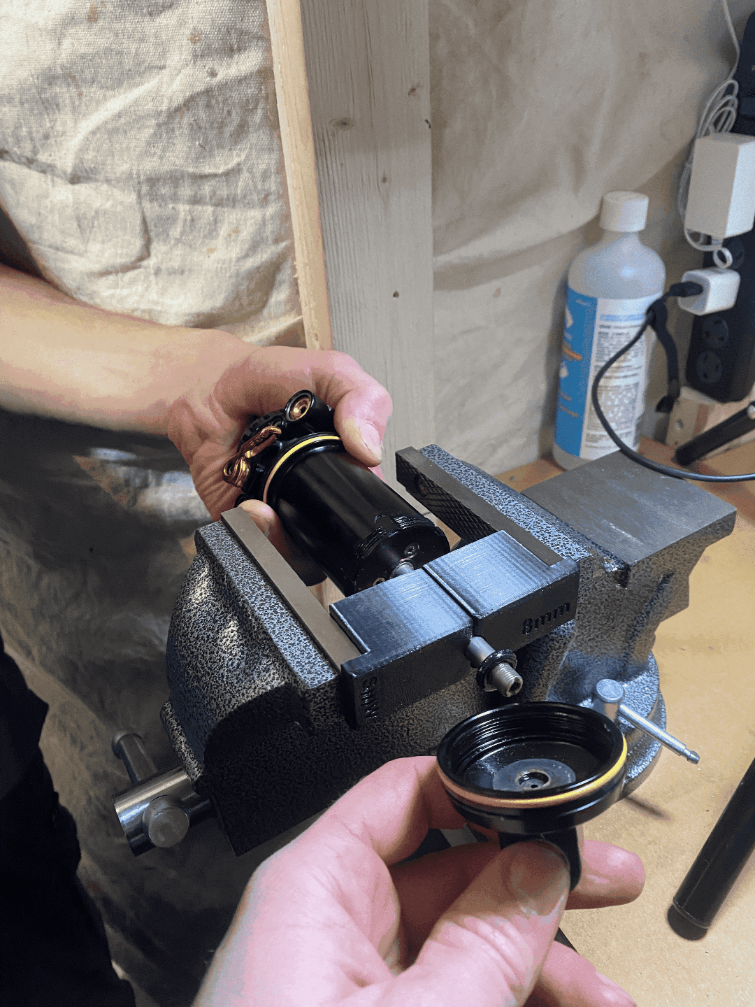 10mm Horizontal Shaft Clamp for MTB Air Shocks - Shockwave Parts