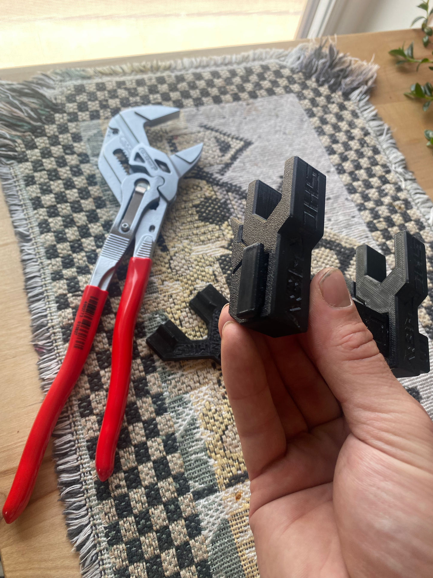 Cheap quality tools tested in Quebec for mountain bike suspension made by shockwave parts. Shockwave 3D printed tools.