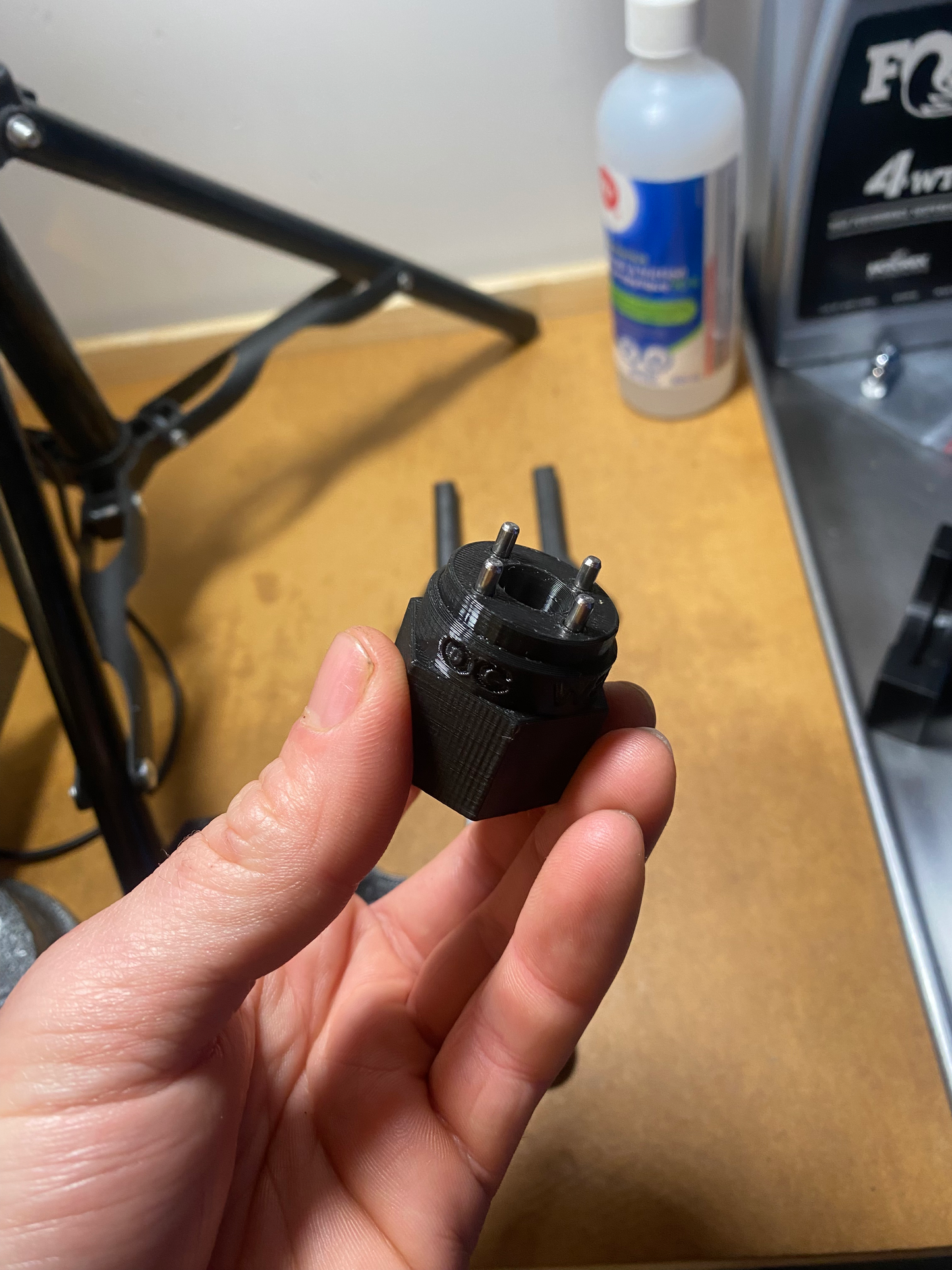 Home mechanic Cheap quality tools tested in Quebec for mountain bike suspension made by shockwave parts. Shockwave 3D printed tools.