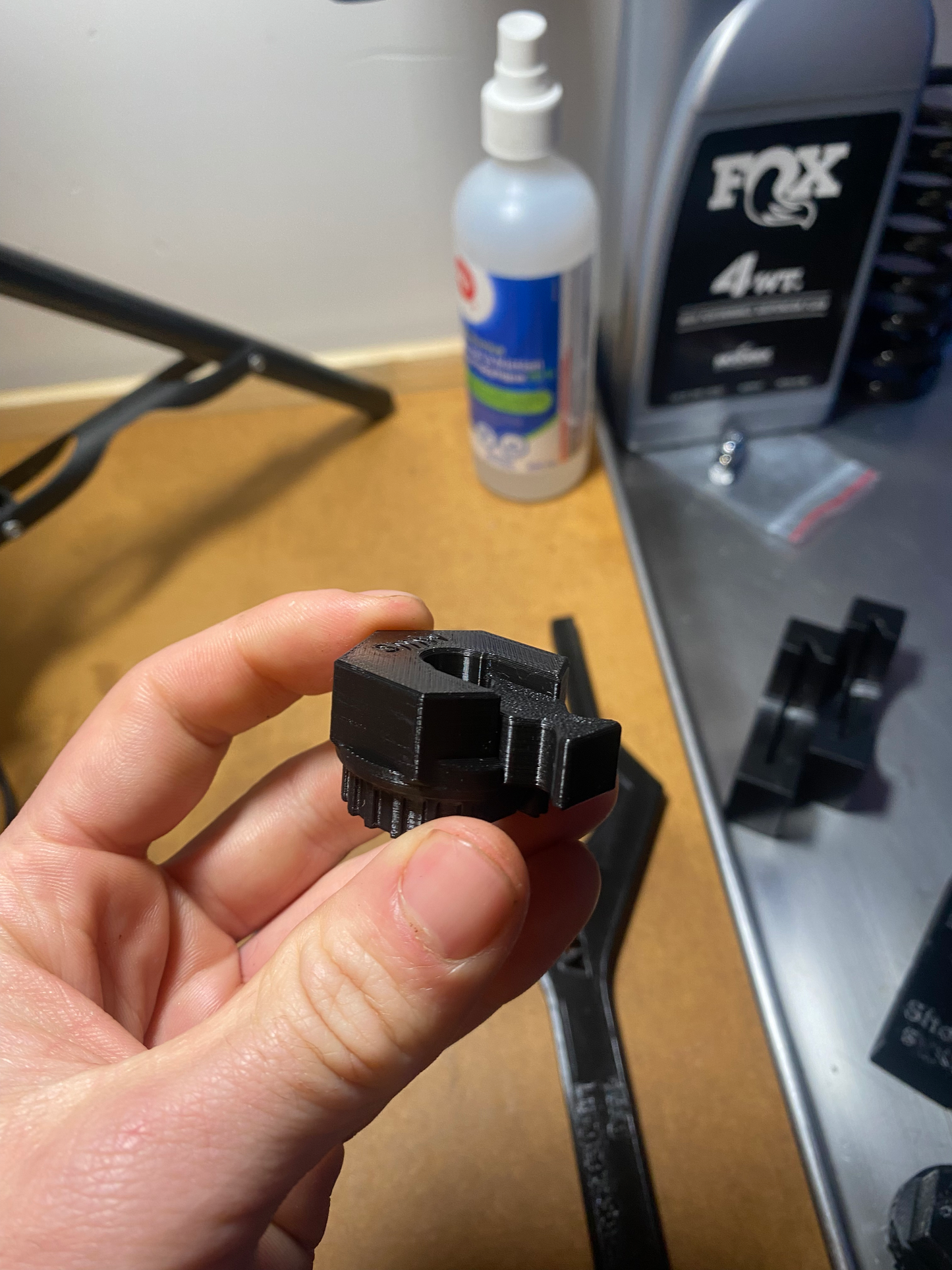 Home mechanic Cheap quality tools tested in Quebec for mountain bike suspension made by shockwave parts. Shockwave 3D printed tools.