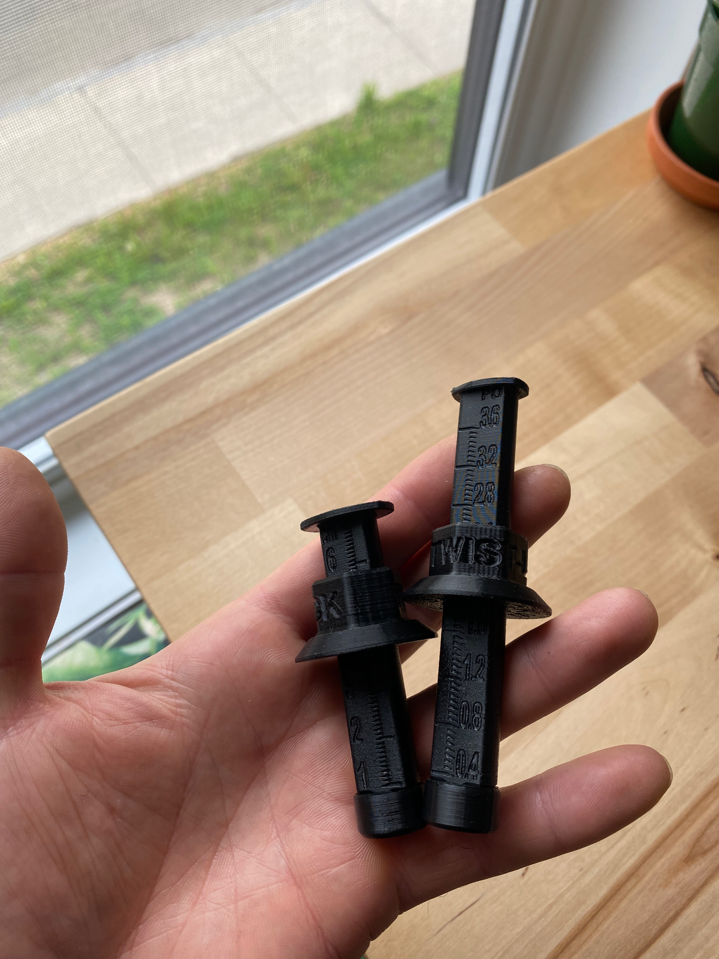 Home mechanic Cheap quality tools tested in Quebec for mountain bike suspension made by shockwave parts. Shockwave 3D printed tools.