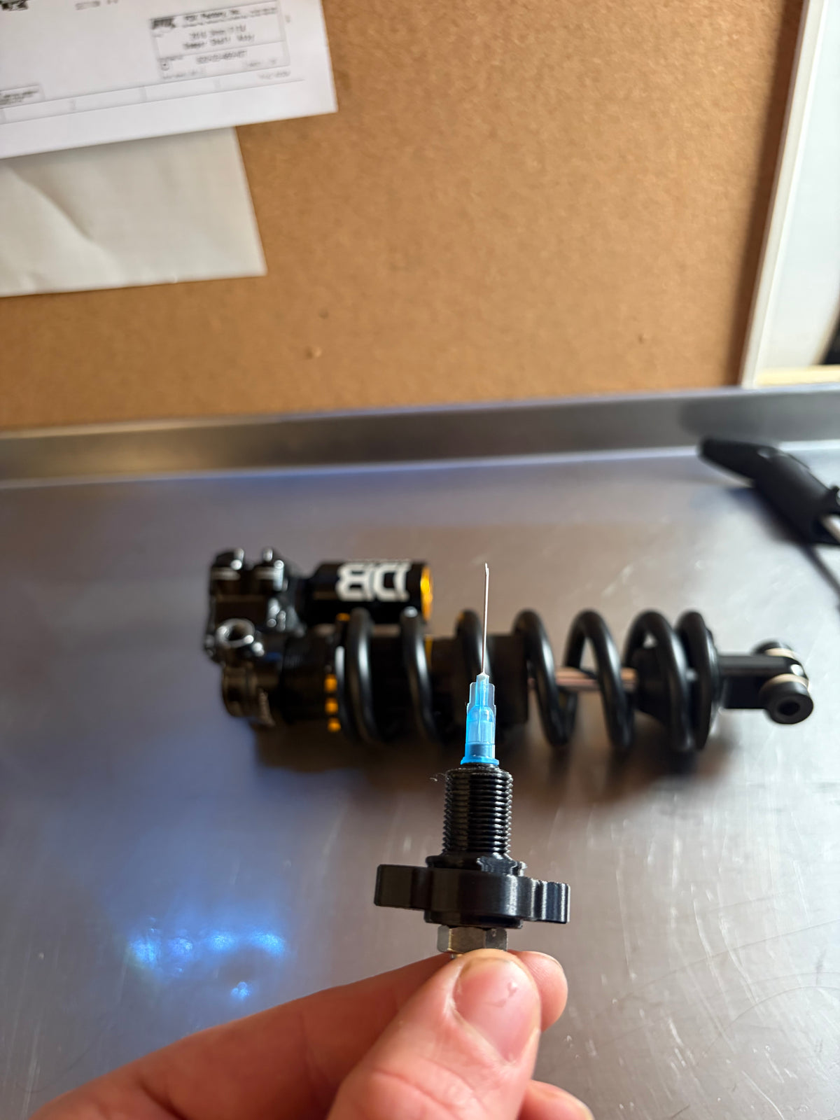 Adaptateur à aiguille pour pompe à shock | Pressurisation IFP et bladder