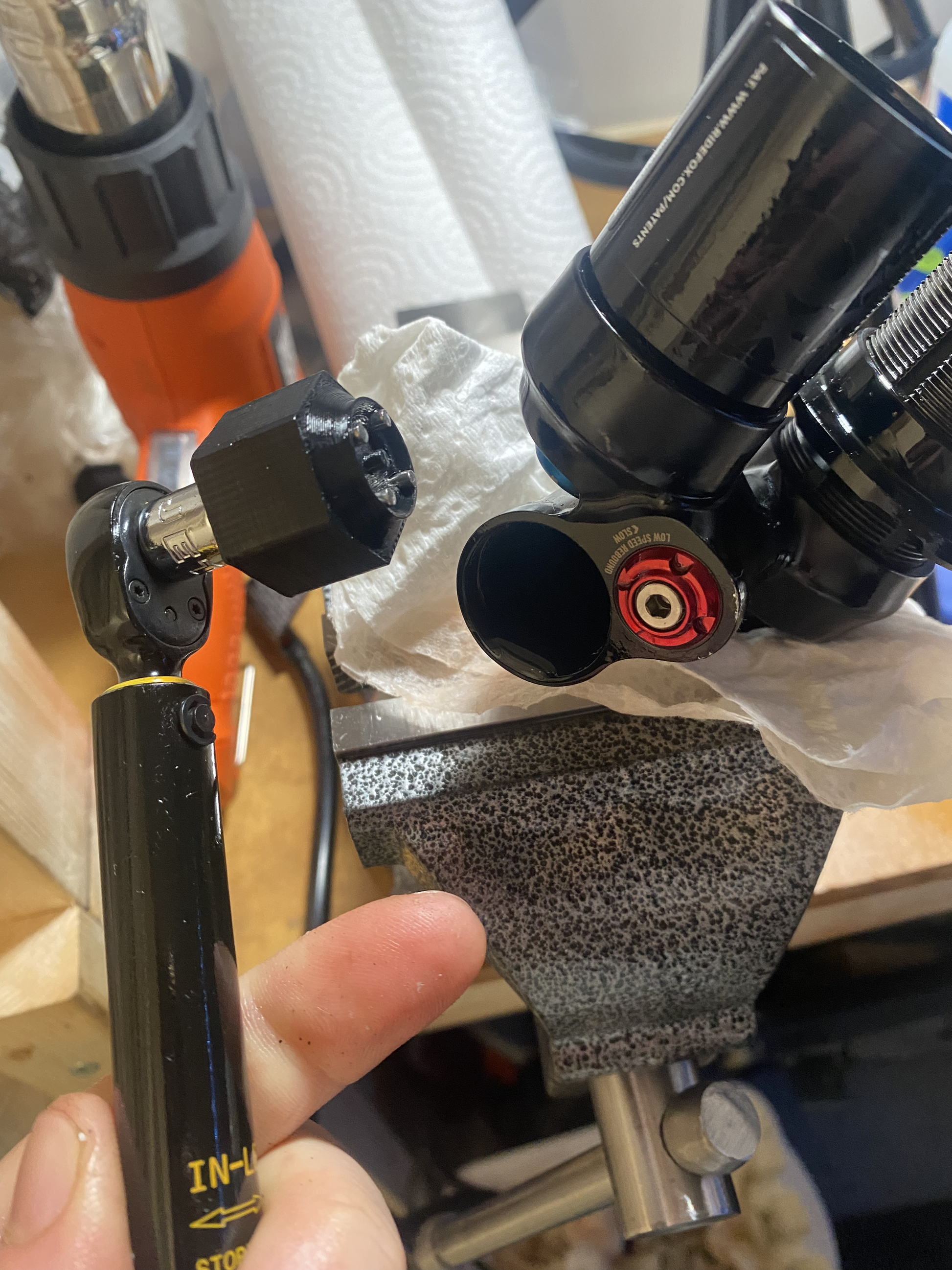 Home mechanic Cheap quality tools tested in Quebec for mountain bike suspension made by shockwave parts. Shockwave 3D printed tools.