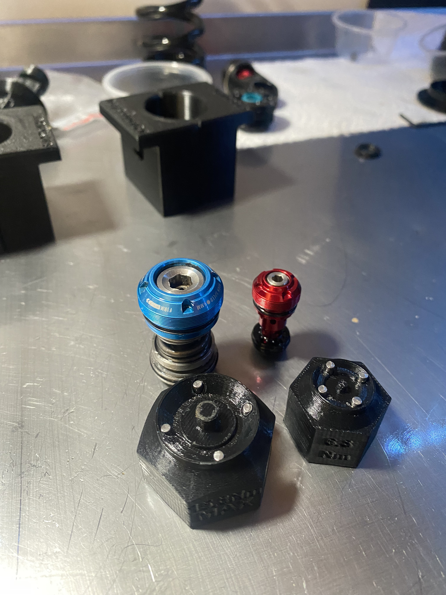 Home mechanic Cheap quality tools tested in Quebec for mountain bike suspension made by shockwave parts. Shockwave 3D printed tools.