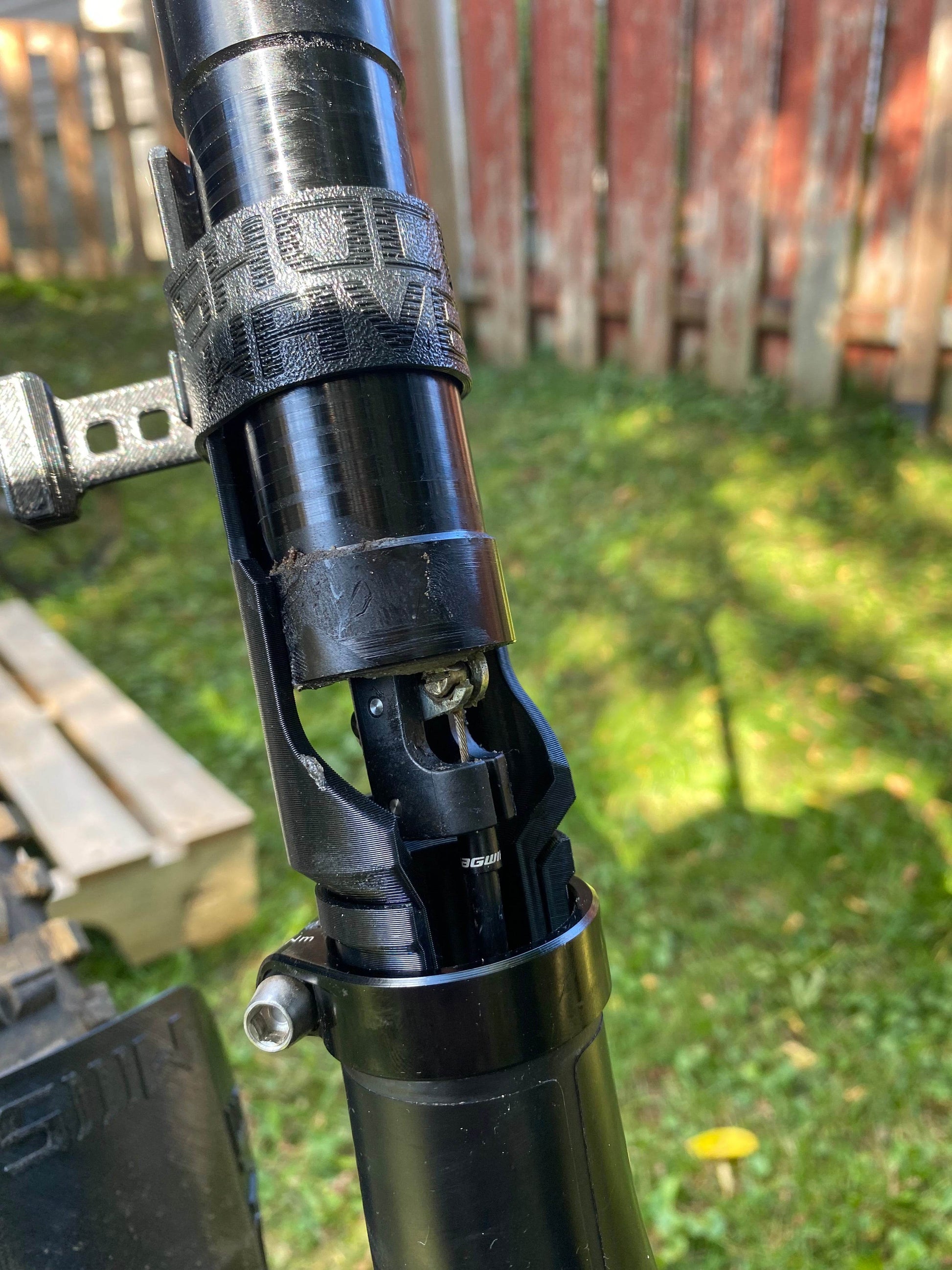 Universal Dropper Post Holder - Shockwave Parts