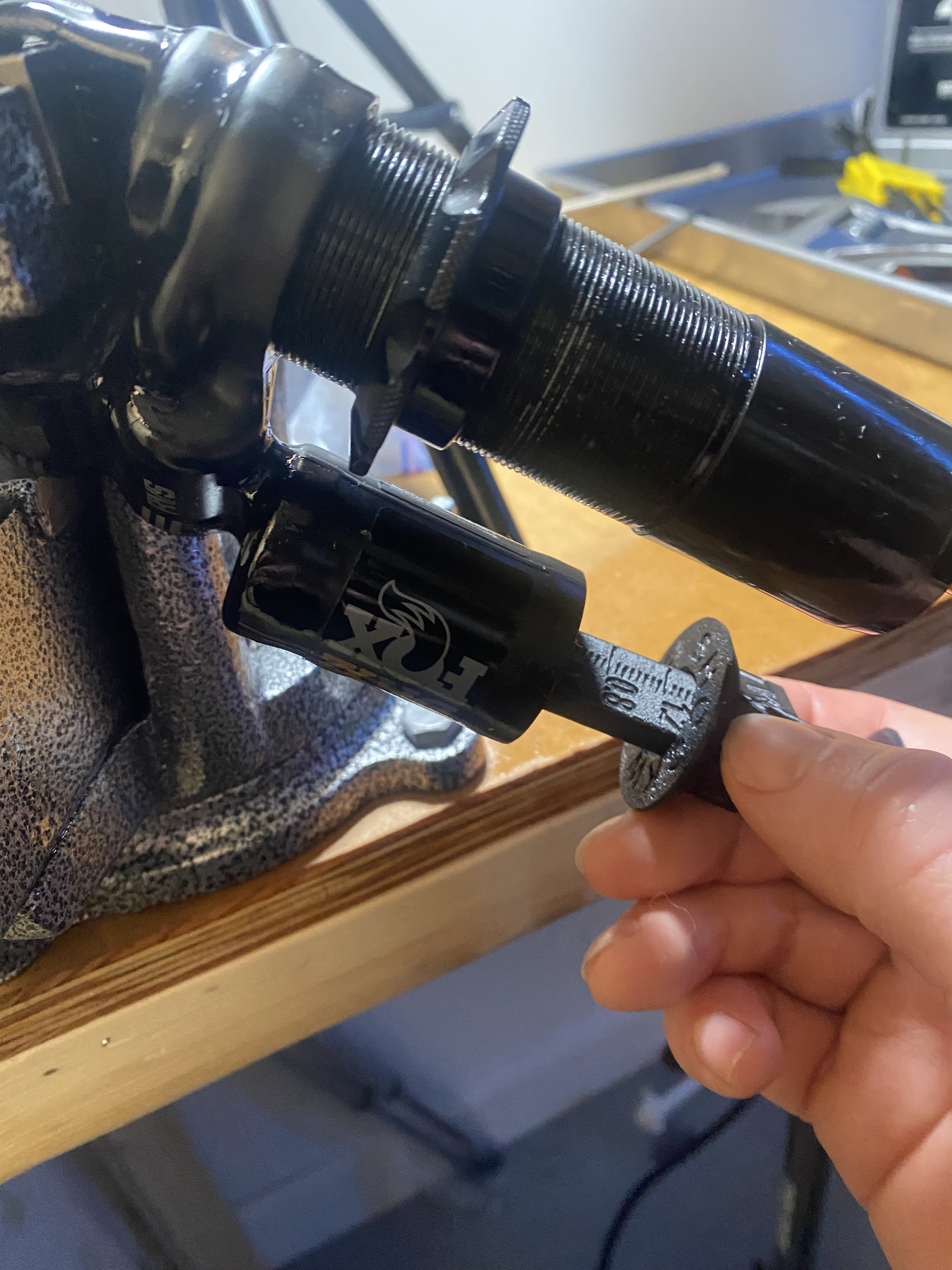 Home mechanic Cheap quality tools tested in Quebec for mountain bike suspension made by shockwave parts. Shockwave 3D printed tools.