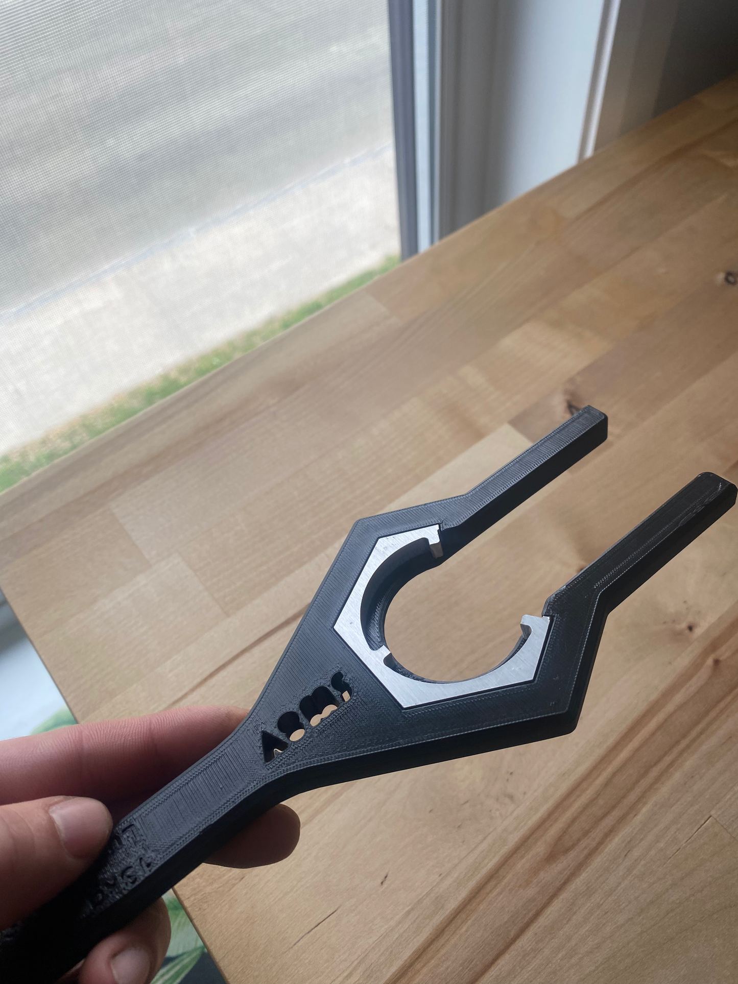 Cheap quality tools tested in Quebec for mountain bike suspension made by shockwave parts. Shockwave 3D printed tools.