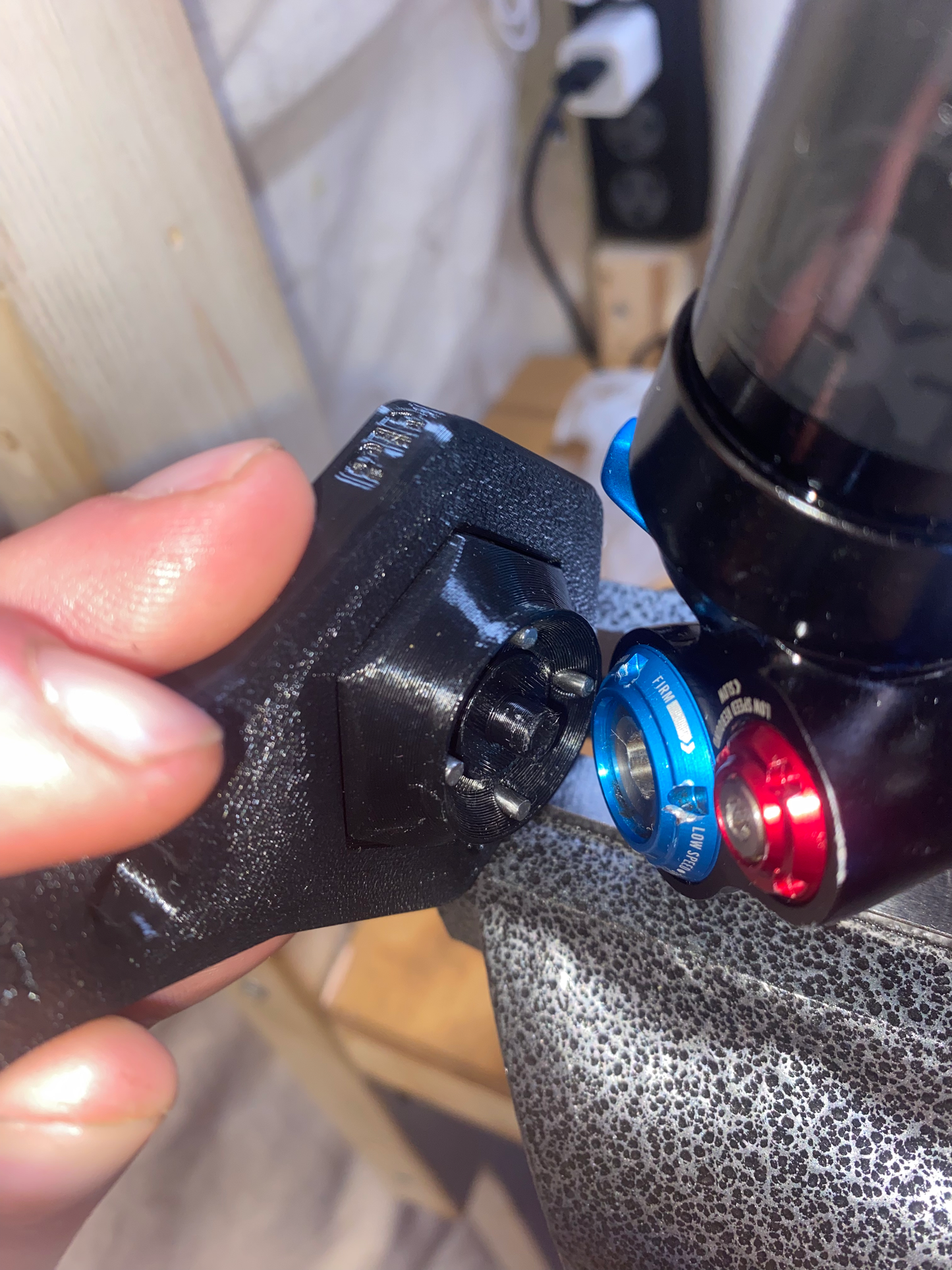 Home mechanic Cheap quality tools tested in Quebec for mountain bike suspension made by shockwave parts. Shockwave 3D printed tools.